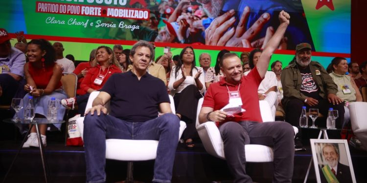 Sem chance de apoio explícito, Haddad faz agendas reservadas com prefeitos no interior para tentar minar Tarcísio
