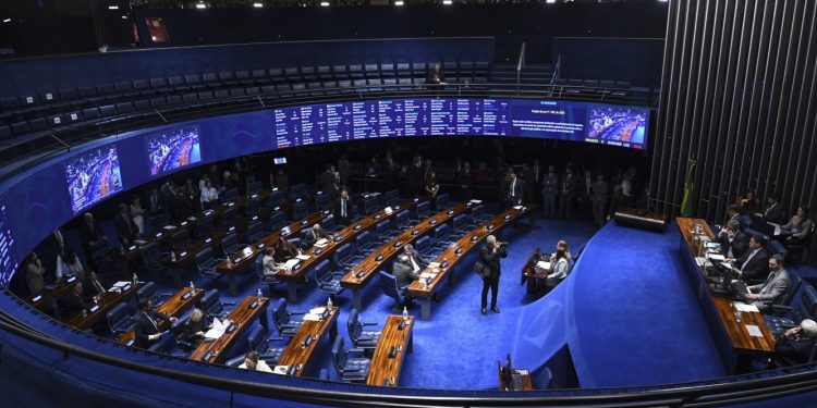 Senado pode votar 'pauta-bomba' com impacto de R$ 30 bilhões
