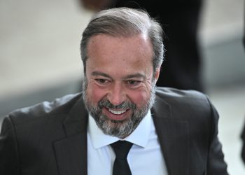 Silveira atua para manter aliada na Petrobras após Lula chamar de volta delegados da PF
