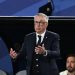 Carlo Ancelotti e sua inconfudível sobrancelha arqueada, durante jogo da seleção brasileira na Copa do Mundo — Foto: AFP