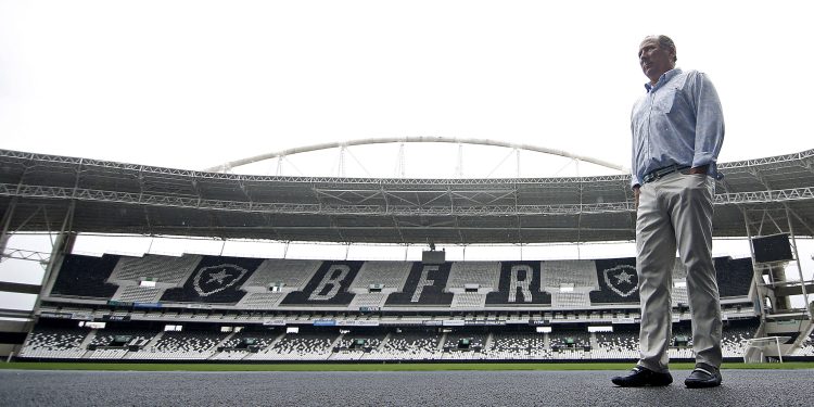 Textor diz que Botafogo social 'não tem legitimidade' para entrar em processo e reforça pleito para bloqueio de ações da SAF