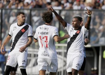 Trio da Europa demonstra interesse na contratação de Cuiabano, emprestado ao Vasco pelo Nottingham Forest