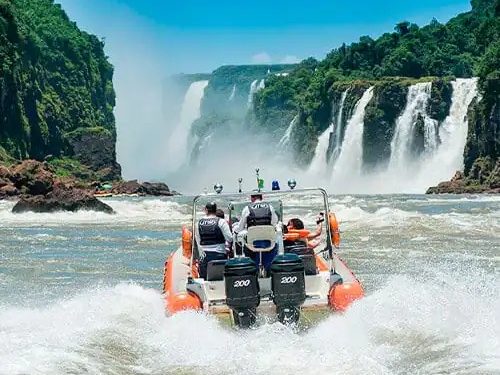 Turista holandês morre após barco virar durante passeio nas Cataratas do Iguaçu
