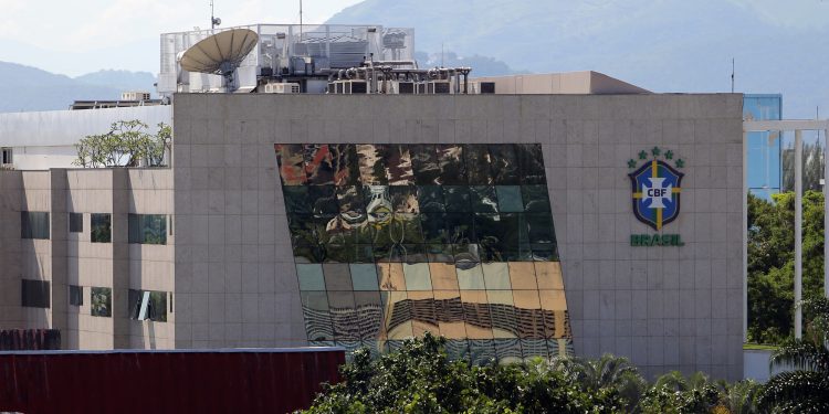 Um conhecido escritório de advocacia está cobrando alguns milhões da CBF