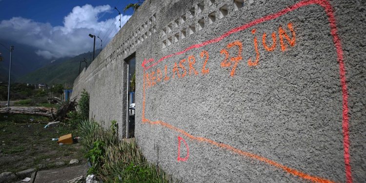 Uma semana após terremotos, número de mortos na Venezuela chega a 2,295 e país decreta sete dias de luto oficial
