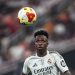 Vini Jr. deve permanecer no Real Madrid apesar do interesse do Arsenal, diz jornal