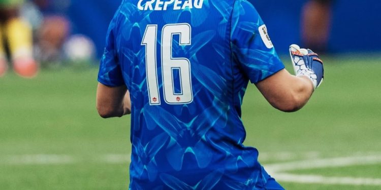 Goleiro do Canadá, Maxime Crépeau, também usa as chuteiras da Senda Athletics — Foto: Reprodução/Instagram
