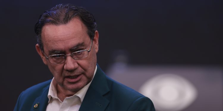 'A política virou um manicômio', diz Augusto Cury após estreia em debates