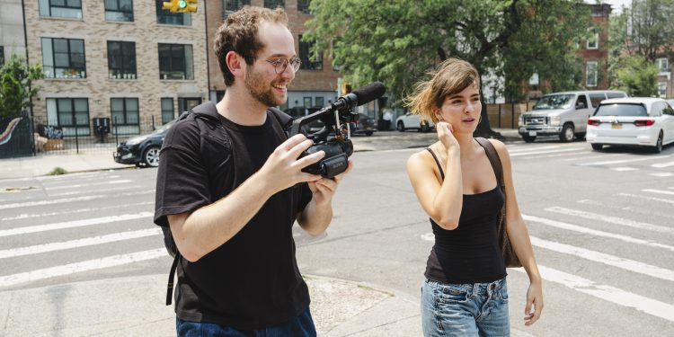 'Errands': conheça a série que faz sucesso nas redes sociais ao retratar tarefas do dia a dia como se fossem odisseias urbanas
