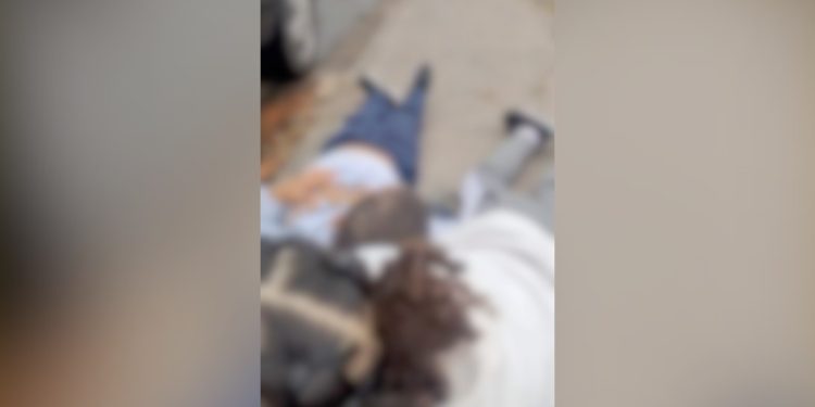 'Não é uma coisa normal', diz pai que colocou filhos no chão para protegê-los de tiros na Maré; vídeo