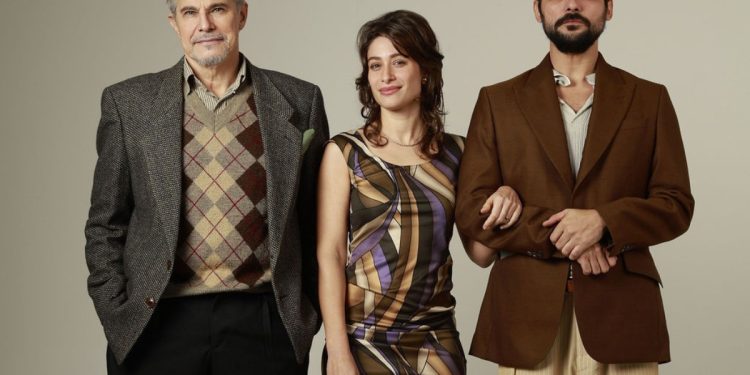 'O beijo no asfalto' prorroga temporada no Teatro Gláucio Gill; vendas abrem nesta quinta-feira (6)