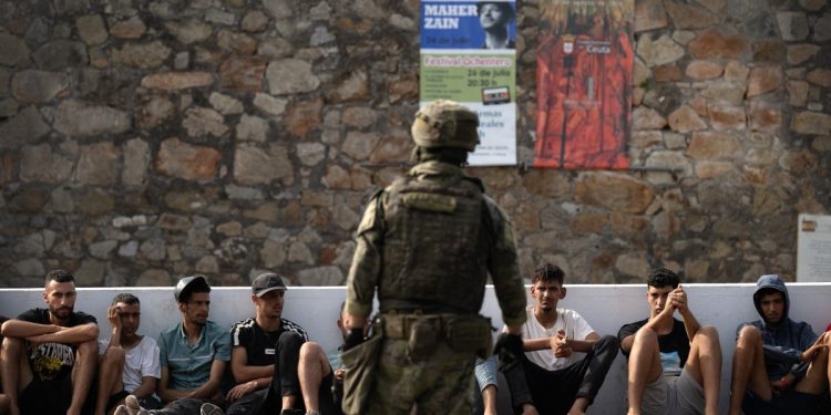 22 líderes da União Europeia pedem reunião urgente sobre crise migratória em Ceuta