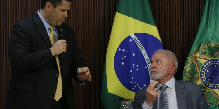 A mudança de tom de Alcolumbre sobre a indicação de Lula ao STF