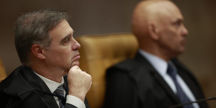Alexandre de Moraes é Lula. André Mendonça é Bolsonaro