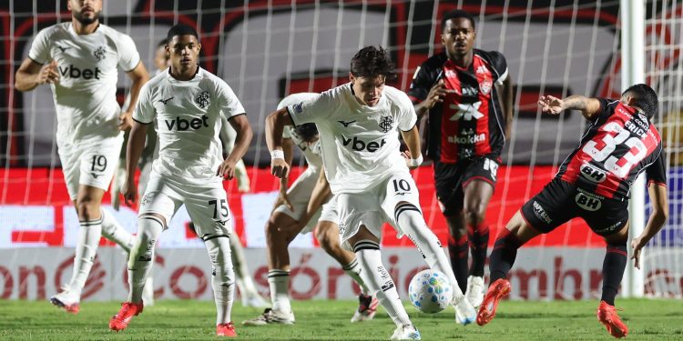Análise: Botafogo se desconecta diante do Vitória, e pressão sobre trabalho de Franclim segue