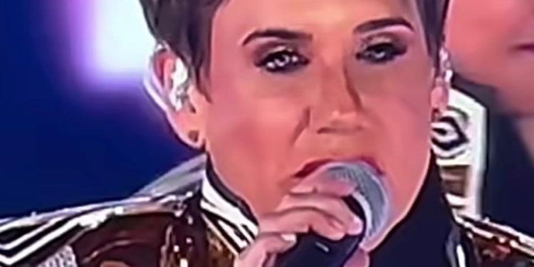 Andréa Veiga rouba a cena em discurso no show com Xuxa e resume o reencontro de Paquitas: 'Cura, amor e alegria'
