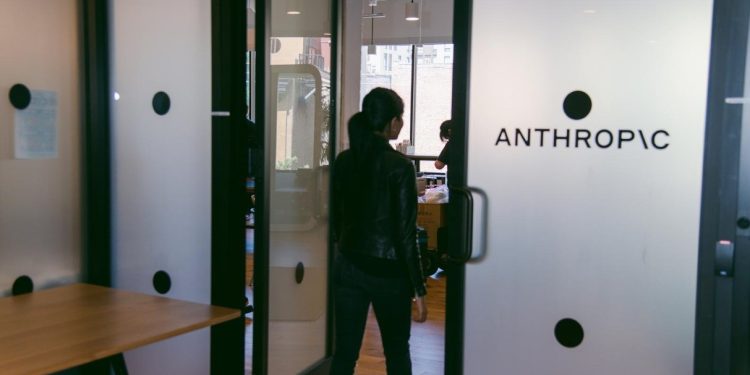 Anthropic pode captar mais de US$ 100 bi na Bolsa e superar SpaceX em oferta inicial de ações