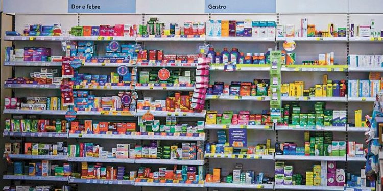Anvisa abre espaço para venda de remédio em app de delivery e e-commerce