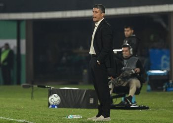 Após classificação na Sul-Americana, Pedro Emanuel diz que Vasco vai com força total nas três competições: 'Não vou abdicar'