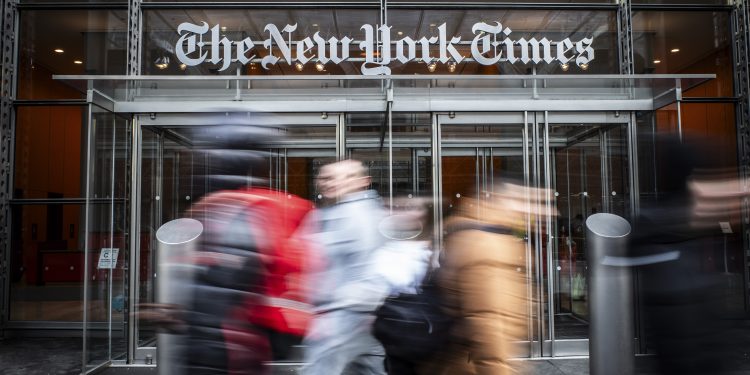 Após vitórias iniciais, ofensiva judicial de Trump contra a imprensa perde força nos EUA