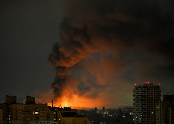 Ataques russos com mísseis balísticos deixam ao menos dez mortos em Kiev
