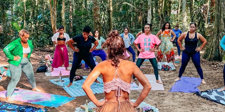 Aula de yoga reunirá mulheres em meio à natureza na Floresta da Tijuca