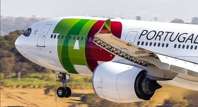 Avião da TAP saindo de Lisboa com destino a Curitiba tem emergência durante voo e retorna a Portugal