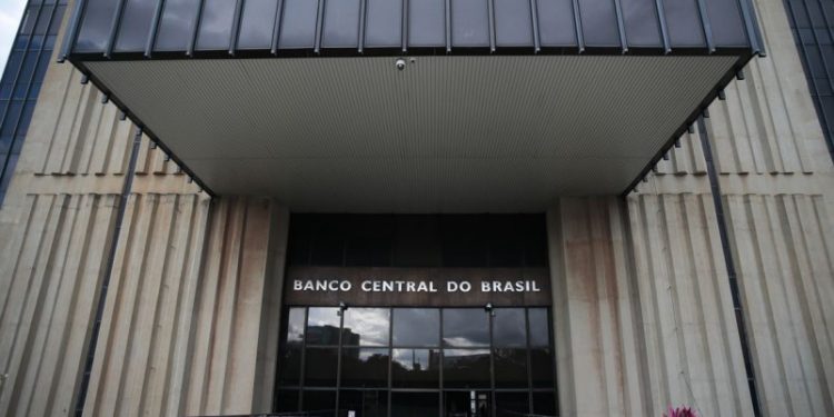 Banco Central publica ata do Copom que baixou taxa Selic de 14,25% para 14% ao ano