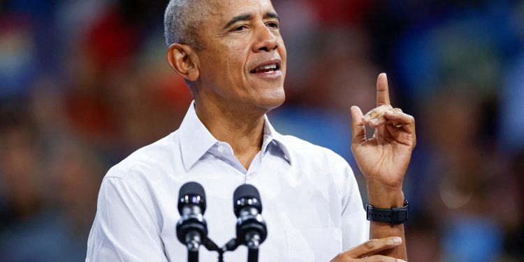Barack Obama apresentará podcast sobre livros que o influenciaram; saiba quais