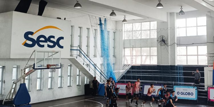 Basquete do Intercolegial tem disputa acirrada por vagas nas fases decisivas
