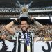 Botafogo anuncia renovação de contrato com Alex Telles: 'O ídolo fica'