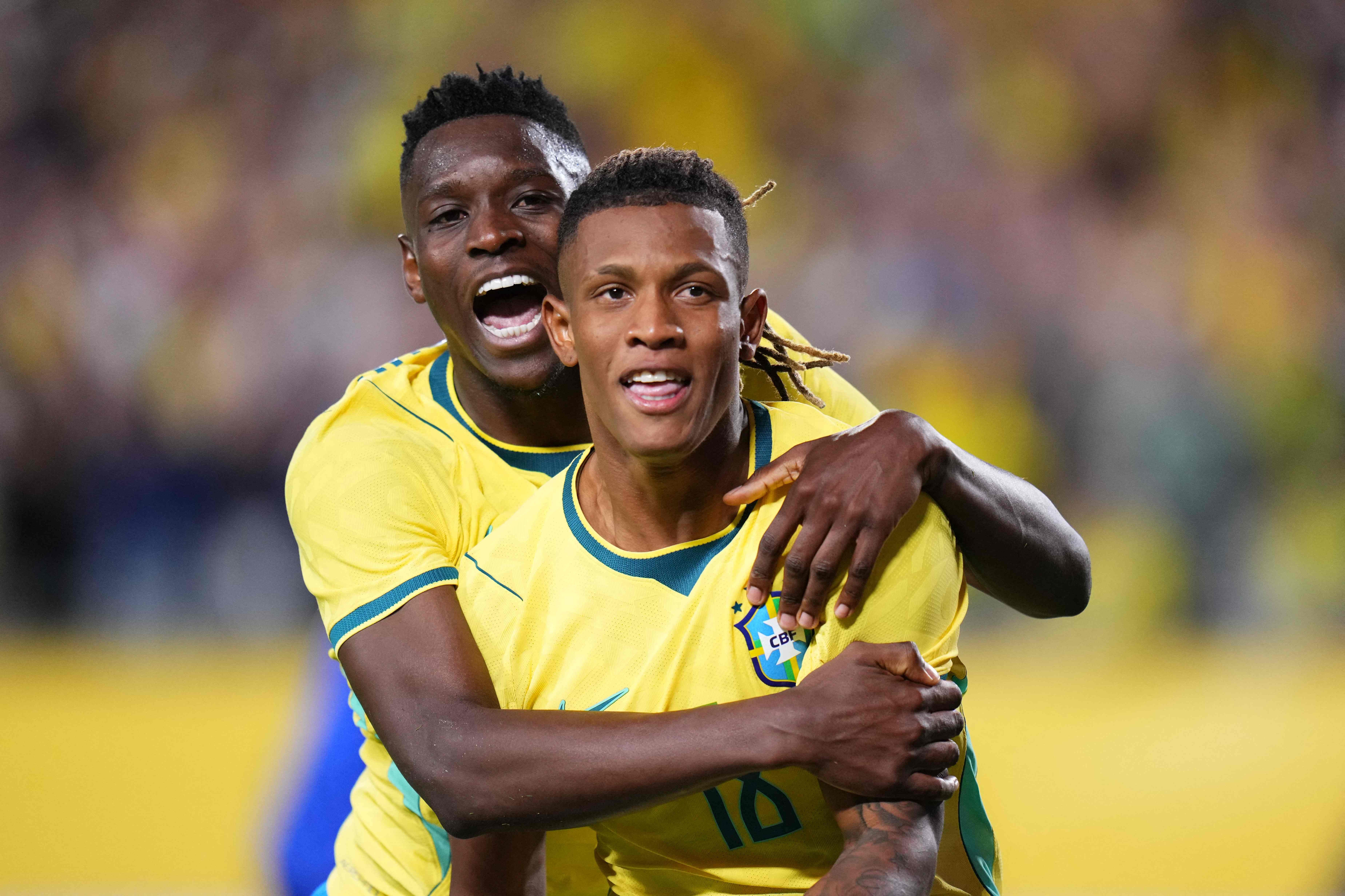 Botafogo e Zenit retomam conversas que podem envolver troca de Danilo por Luiz Henrique
