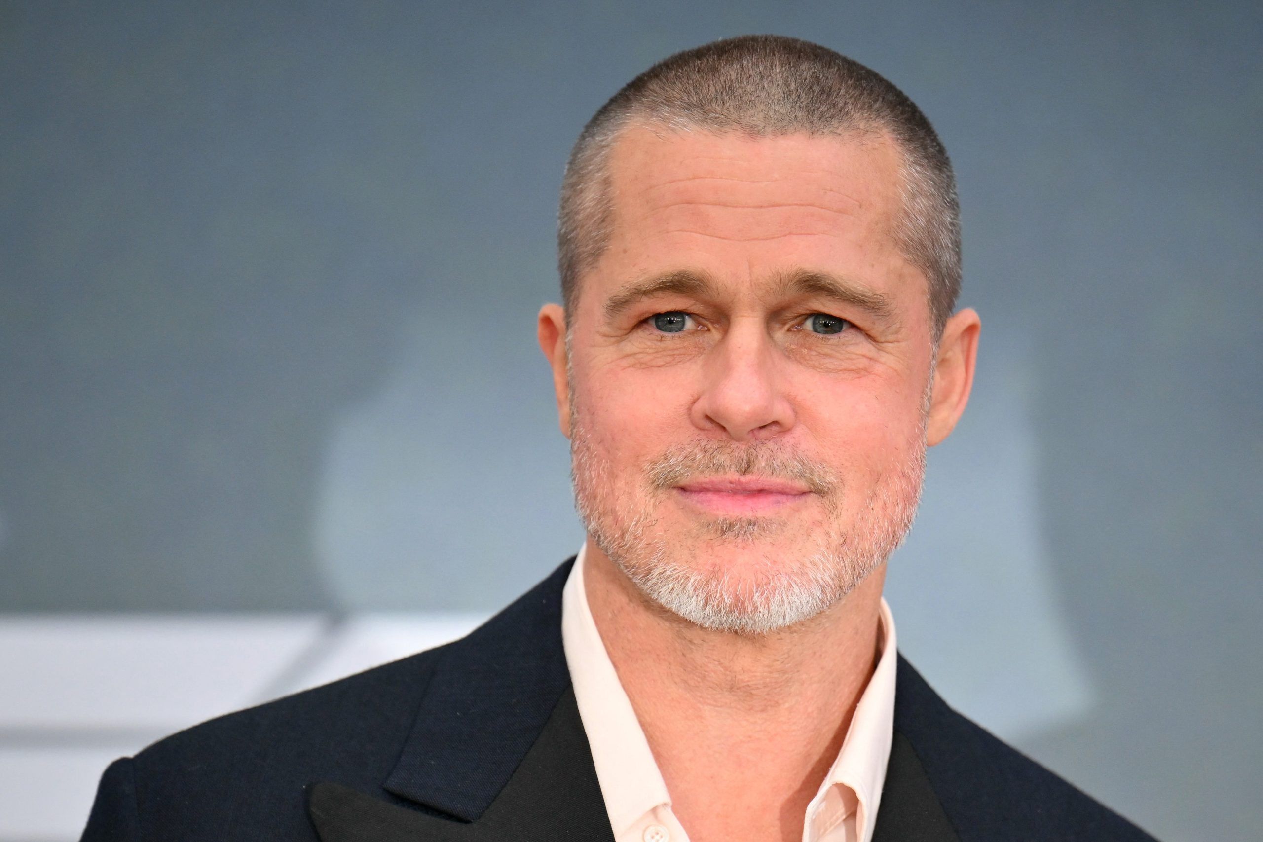 Brad Pitt revela que voltou a beber após sete anos de sobriedade: 'Fiquei confiante demais'