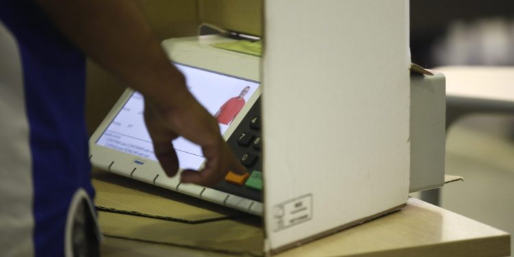 Brasil tem 14,4 milhões de pessoas com deficiência, mas só 499 são candidatos em 2026