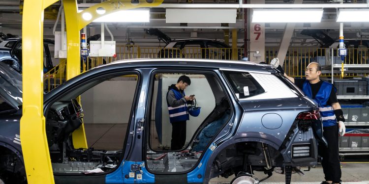 Brasileiros já compraram 303 mil carros eletrificados em 2026, alta de 123% no acumulado do ano