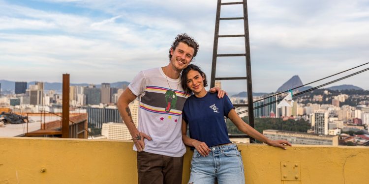Bruna Marquezine e Shawn Mendes: por que casais famosos estão deixando a intimidade longe das redes