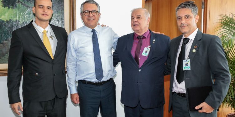 CNAA celebra conquista histórica após 38 anos de luta pela Acupuntura