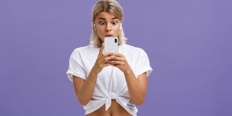 Calça apertada, refrigerante e sal: o que realmente influencia a celulite