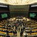 Câmara aprova PLP dos combustíveis com jabutis e medidas de ajuste fiscal
