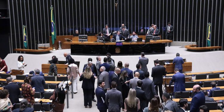 Câmara aprova redução de imposto para empresas resseguradoras