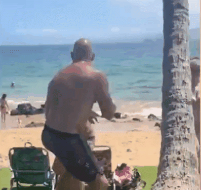 Candidato ao Congresso dos EUA começa briga e é nocauteado por lutador de MMA em praia do Havaí; vídeo