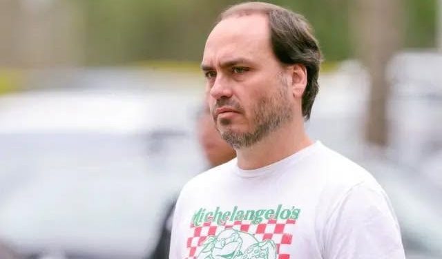 Carlos Bolsonaro ironiza escolha de aliado de Michelle como vice de Zema: 'Quase me assustei com esse enredo'