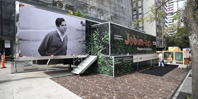 Centenário de Tom Jobim será celebrado com exposição imersiva gratuita no Rio