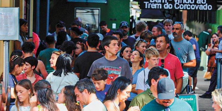 Chuva e queda de temperatura reduzem força dos ventos e previsão de vendaval não se confirma; entenda