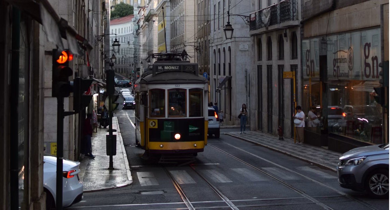 Cidadania para brasileiros trava, ao contrário do que diz governo de Portugal