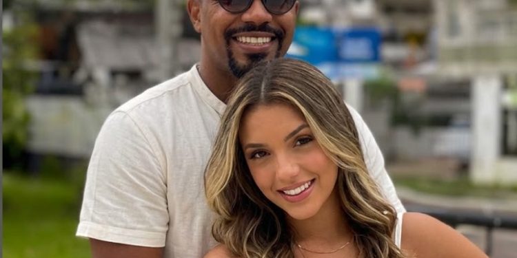 Cinco carrinhos de Itaipava e Império e R$ 50 mil em bebidas: Davi Brito viraliza com compras para casamento em mercado