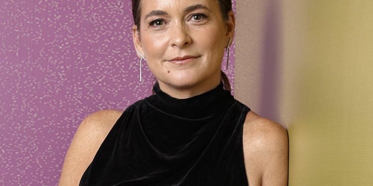 Cláudia Abreu é convidada para papel importantíssimo no filme sobre Roberto Carlos