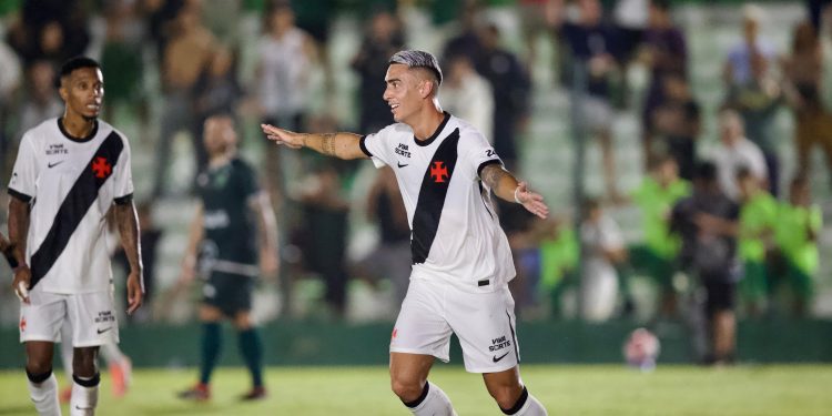 Com David no lugar de Spinelli e Puma Rodríguez na lateral, Vasco divulga escalação para enfrentar Olimpia pela Sul-Americana