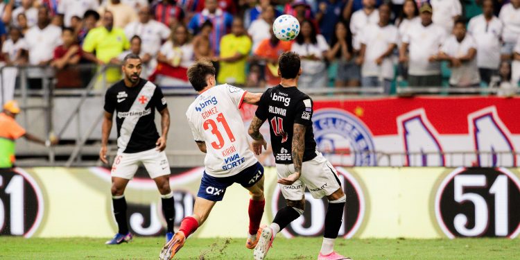 Com janela aberta no Brasil, jogadores atuam sob a sombra de reforços que sequer foram contratados