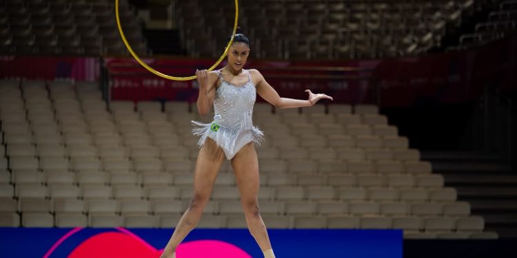 Com séries repaginadas, Brasil é candidato ao pódio no Mundial de Ginástica Rítmica e à classificação aos Jogos de 2028